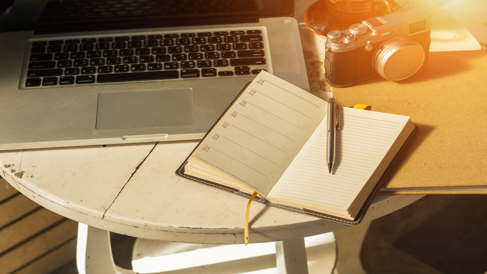 Blaskan journal index showing editorial notes on WordPress theme design and reading experience